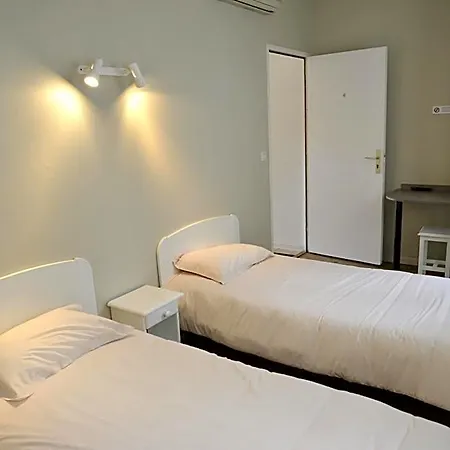 Hotel Des Arceaux *