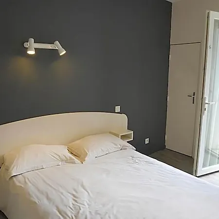 Des Arceaux Hotel *